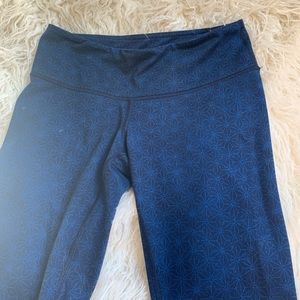 Lululemon cropped yoga leggings